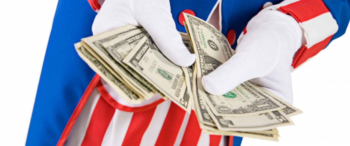 USA: Uncle Sam Counts US Currency