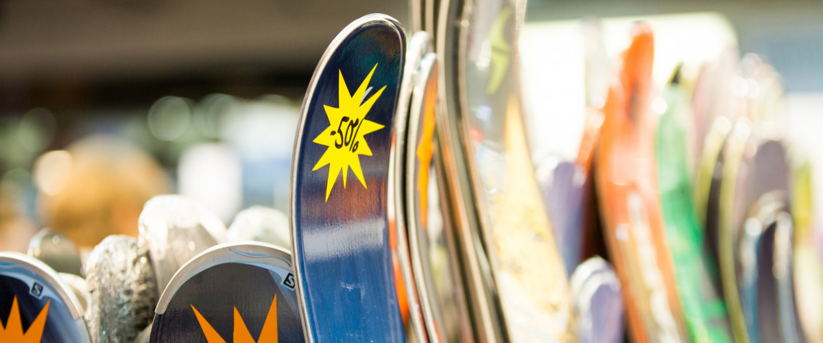 Skiing flea market. Sales and discounts used goods.