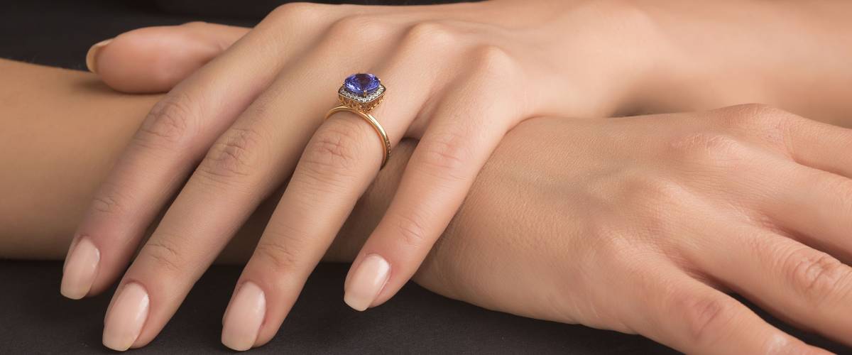 hand with ring