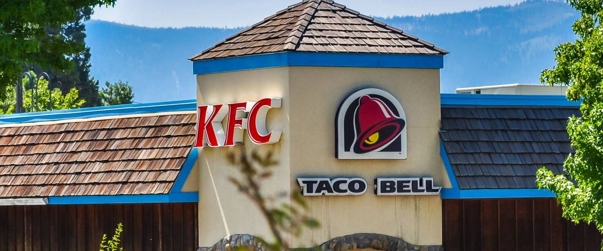 Shasta, CA - Aug. 13, 2013: Kentucky Fried Chicken and Taco Bell fast food restaurants in Shasta, California.