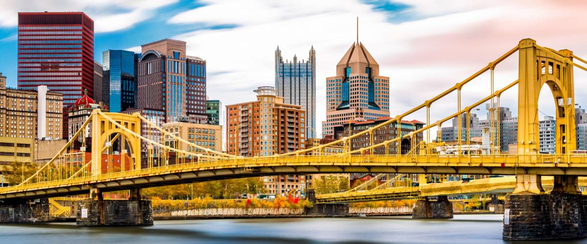 Rachel Carson Bridge (aka Ninth Street Bridge) spans Allegheny river in Pittsburgh, Pennsylvania
