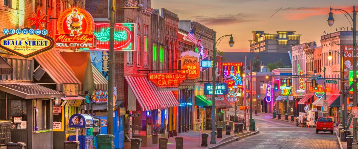 MEMPHIS, TENNESSEE - AUGUST 25, 2017: Blues Clubs on historic Beale Street at twilight.