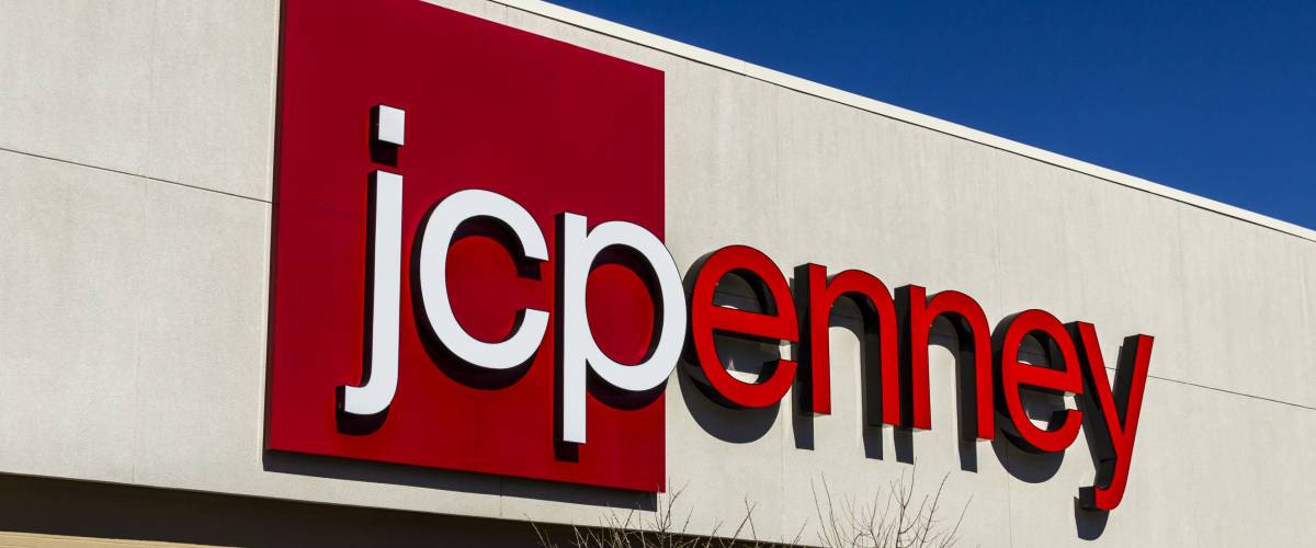 Muncie - Circa March 2017: JC Penney Retail Mall Location. JCP is an Apparel and Home Furnishing Retailer VIII
