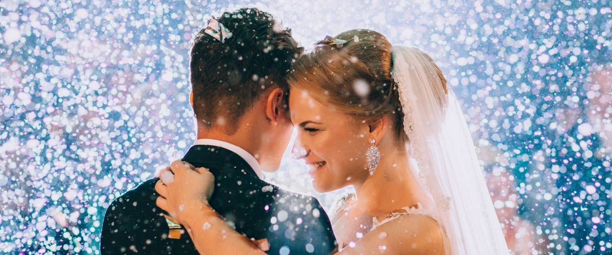 First wedding dance of newlywed