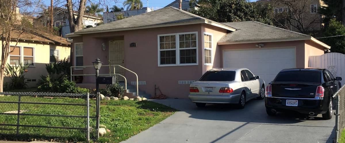 Entire 2 bedroom house 15 minutes to Downtown Los Angeles
