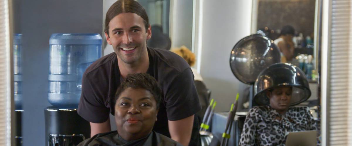 Jonathan Van Ness has Tammye Hicks in his chair in Queer Eye Season 2, Episode 1
