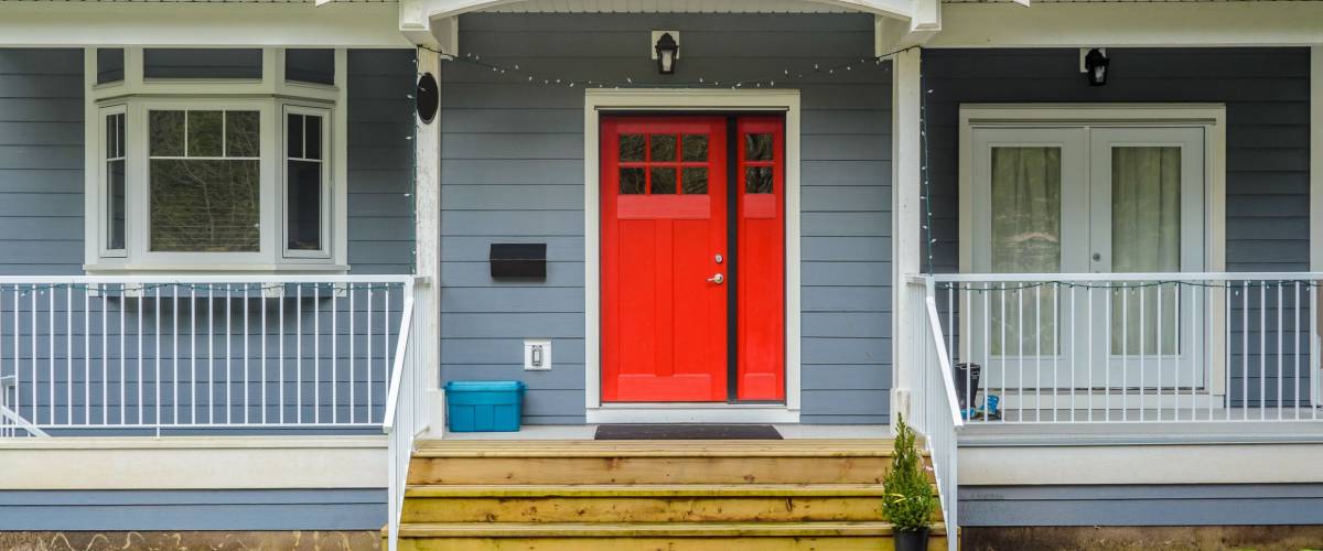 A welcoming red door will impress potential buyers