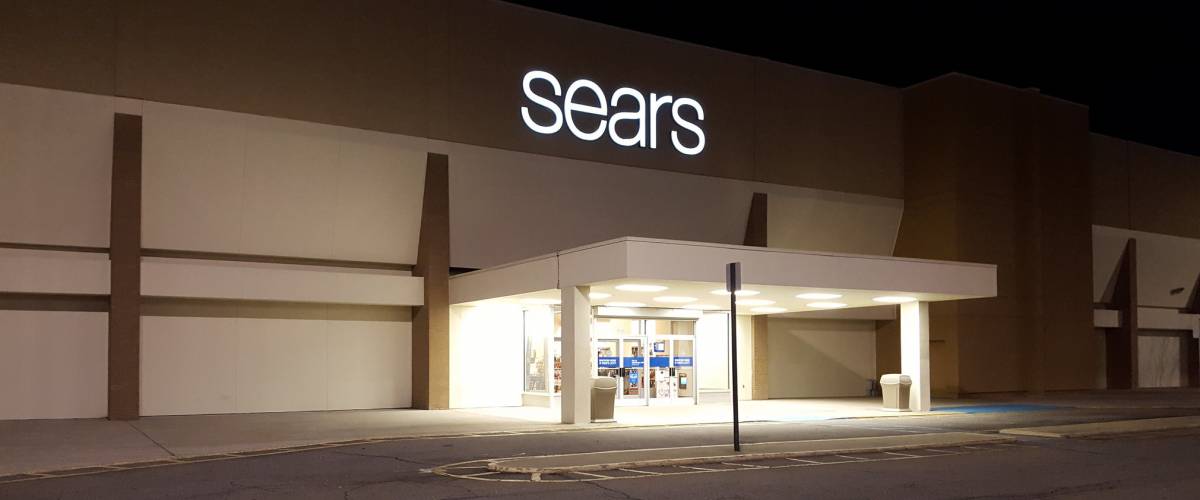 An empty-looking Sears store in Savannah, GA
