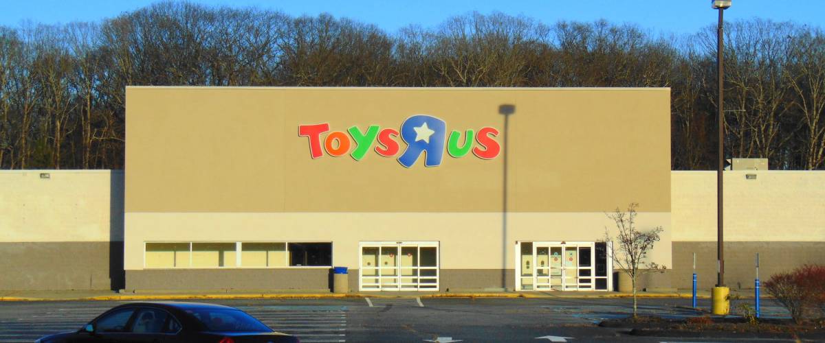 A closed Toys R Us in Waterford, CT