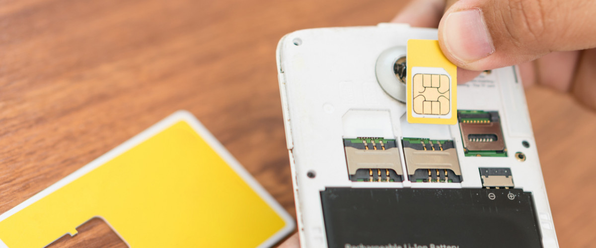 Inserting a new SIM card into smartphone