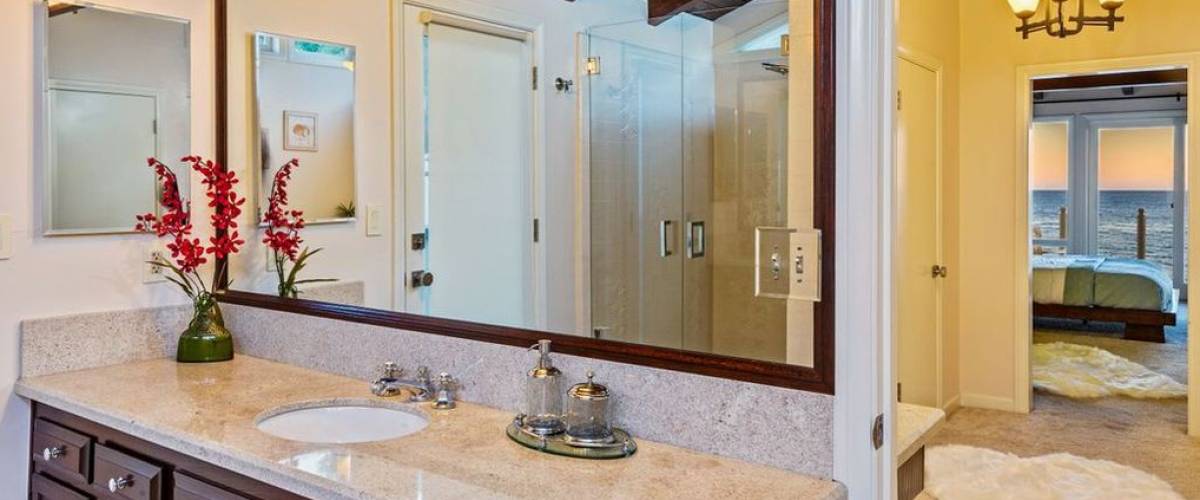 Bathroom in the Malibu home recently sold by Barry Williams of The Brady Bunch
