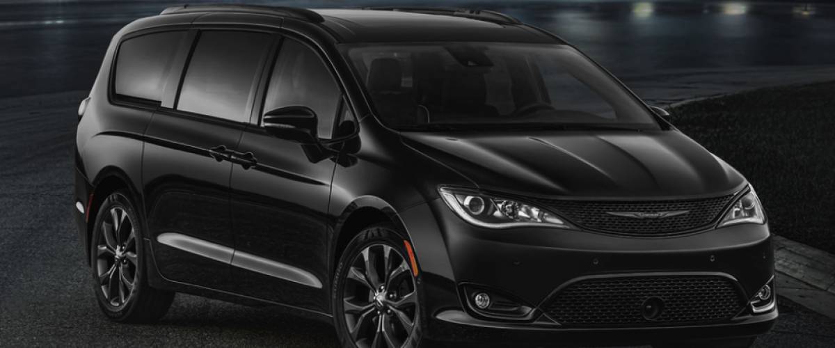 Black Chrysler Pacifica