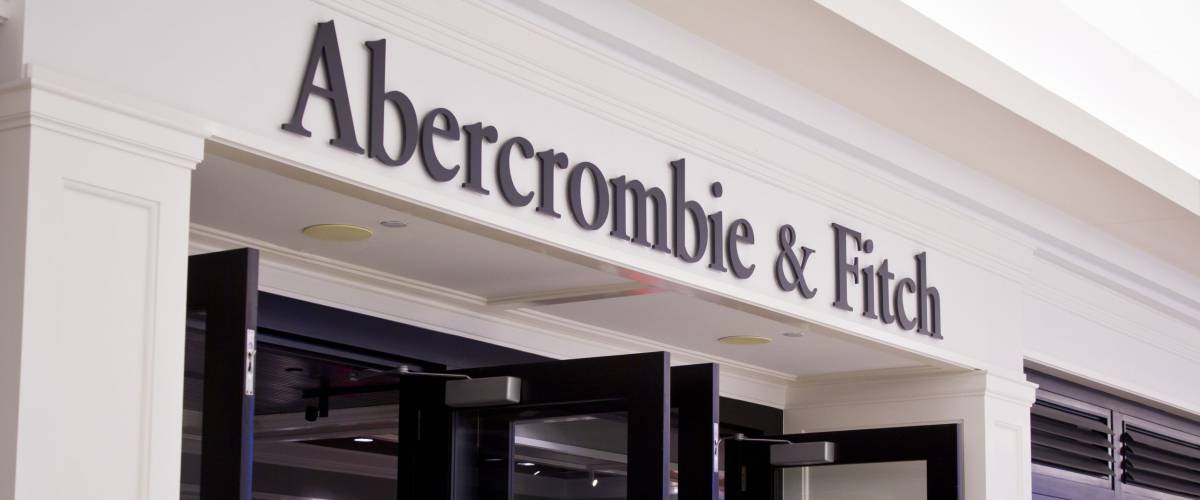 INDIANAPOLIS - CIRCA OCTOBER 2015: Abercrombie & Fitch Clothing Store in Indianapolis I
