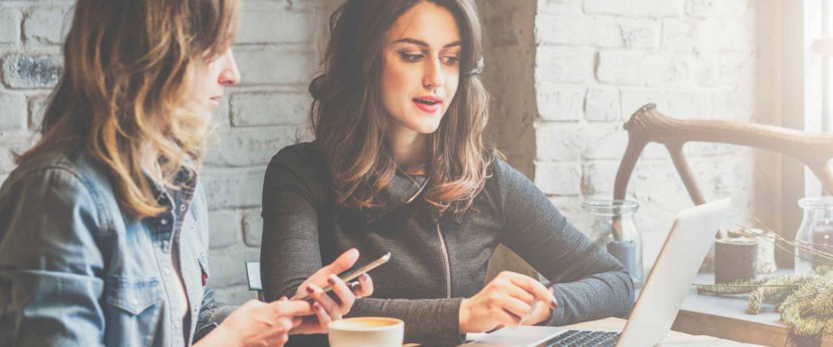 One-on-one meeting between client and freelancer